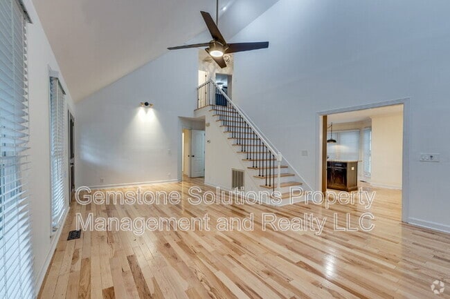 Building Photo - 221 Adams Ct Rental