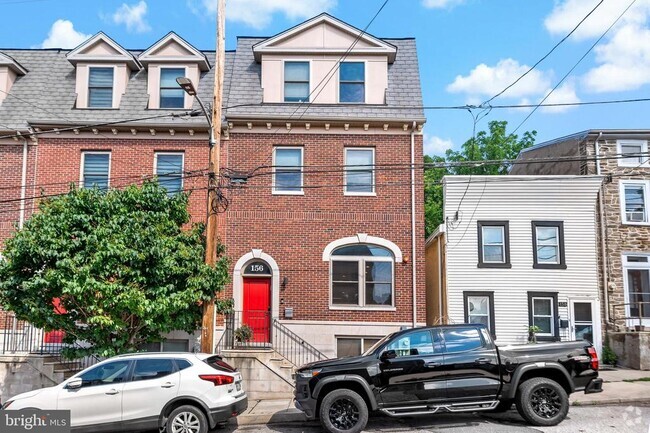 Building Photo - 156 Carson St Rental