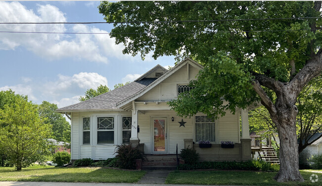 Building Photo - 534 N Hope St Rental