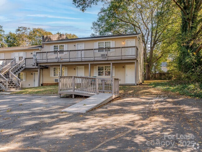 Building Photo - 2611 Holton Ave Unit 2 Rental