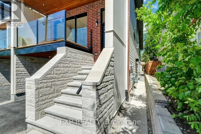 Photo - 533 Broadhead Ave