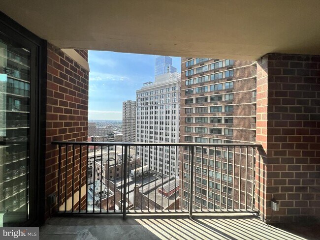 Photo - 1420 Locust St Unidad 19D