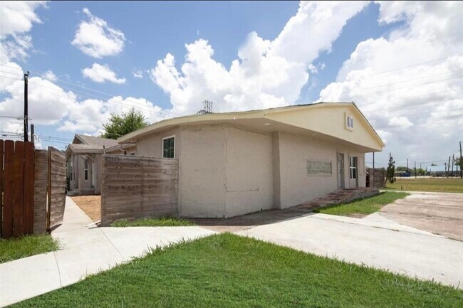 Building Photo - 12115 Segrest Dr