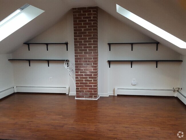 Building Photo - 296 Lenox St Unit 3rd floor Rental