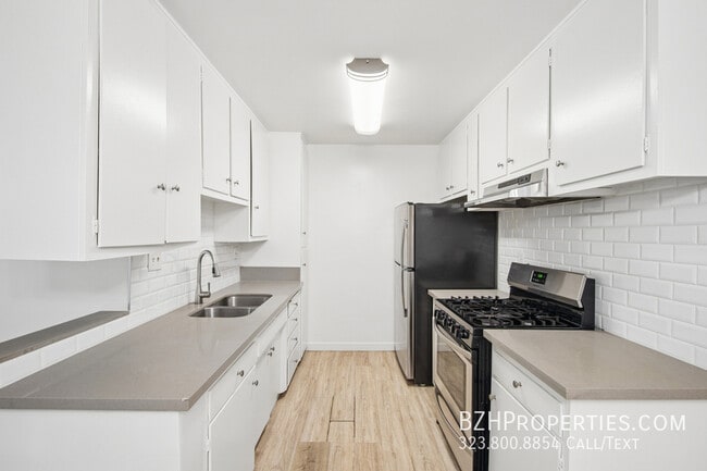 Photo - 7540 Hampton Ave Unidad 202