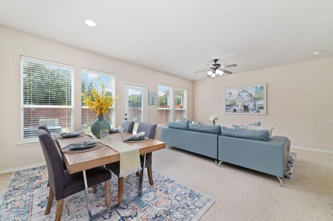 Photo - 14923 Tuttle Point Dr