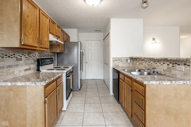 Photo - 1911 Maple Park Dr