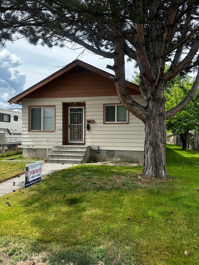 Building Photo - 1543 S 4th Ave Unit 1543 S 4th, B Rental