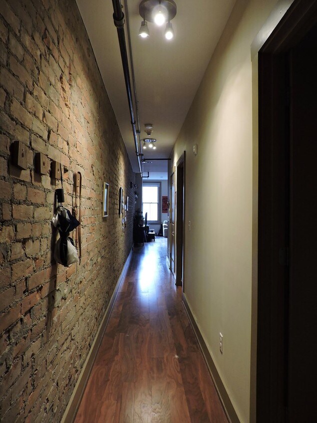 Photo - 641 Walnut St Apartments
