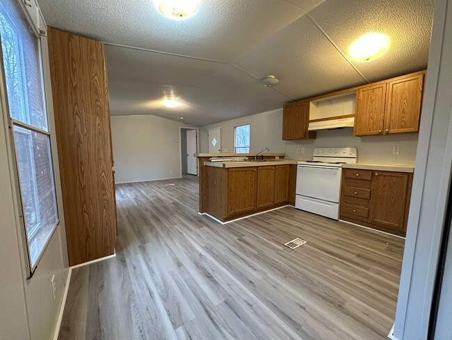 Photo - Two bedroom single wide on private lot off Colonial Hwy!