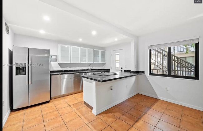 3240 Mary St Unit S202