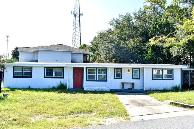 Building Photo - "Charming 2 Bed/1 Bath Home in Panama City Beach, FL - Your Perfect Beach Getaway!" Unit B