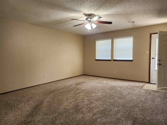 Photo - 7938 NW Crossland Cir