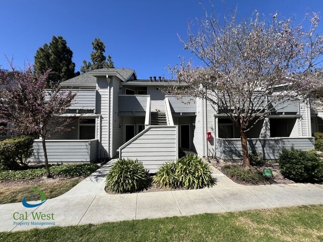 Building Photo - $2,995 - Updated 2 Bed/2 Bath Condo in a Gated Community of the Fairgrounds Neighborhood!