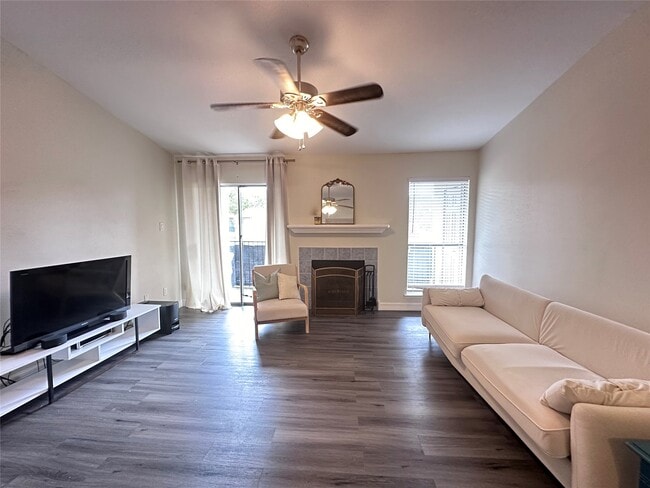 Photo - 3300 Pebblebrook Dr Unit 104