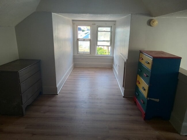 126 Cleveland Ave Unit B