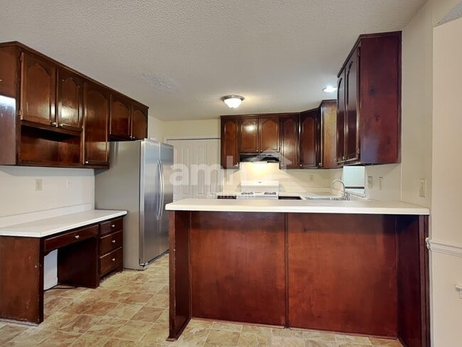 Photo - 401 Streamview Ln