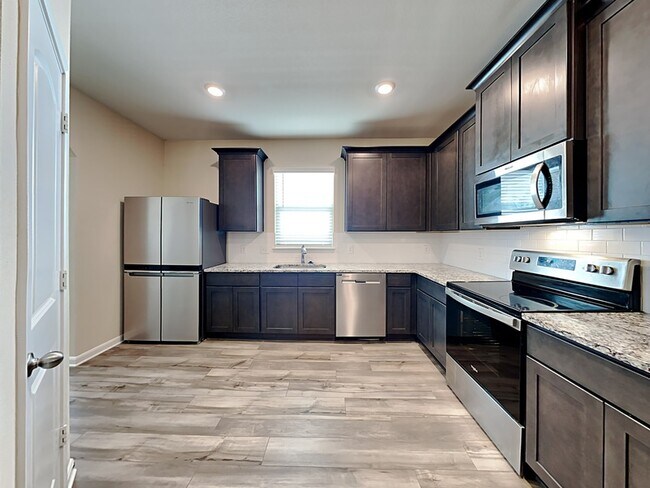 Photo - 353 Lowery Oaks Trl