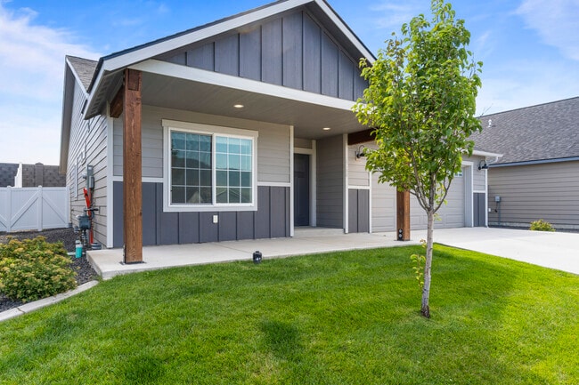 Building Photo - Thayer Cottages Rental