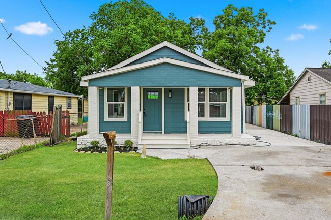 Building Photo - 7946 Fowlie St