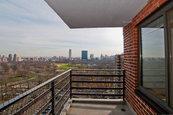 Photo - 382 Central Prk W Unit 20C