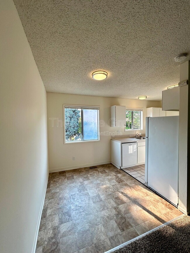 Photo - 6041 SW Valley Ave