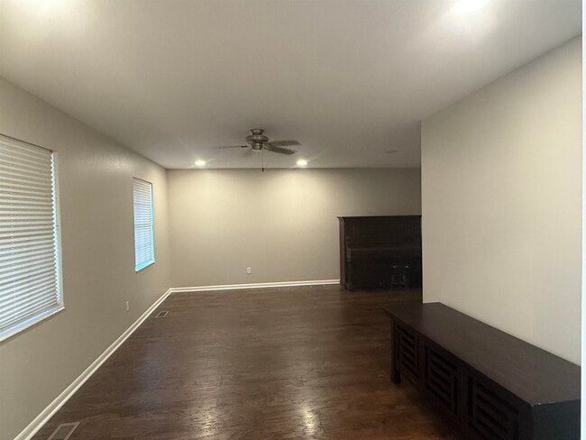 Photo - 2033 Doomar Dr