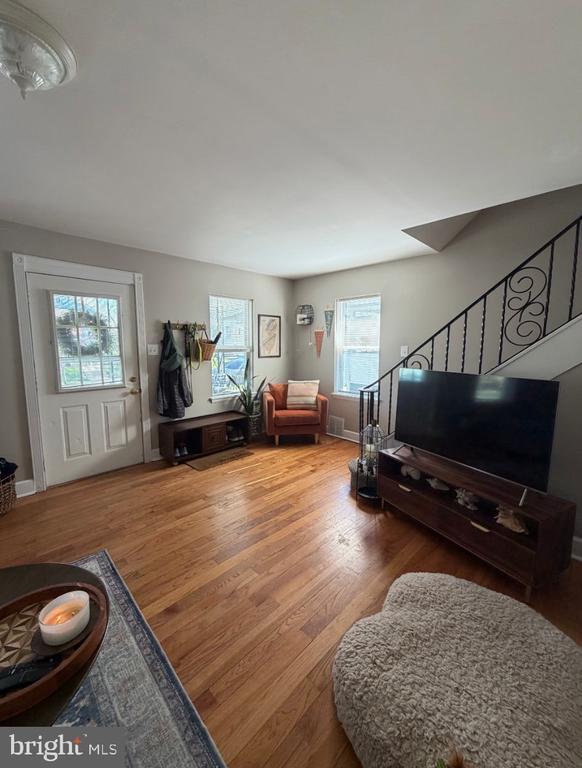 Building Photo - 131 E Ormond Ave