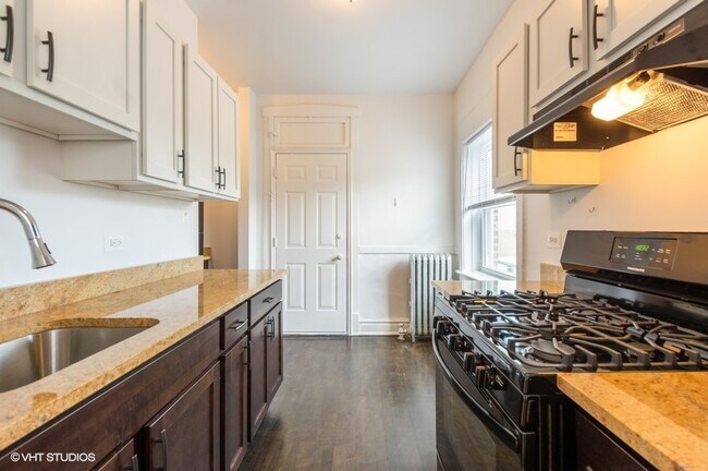 Photo - 4422 N St Louis Ave Unit 3A