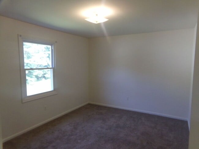 Photo - 2 BR TOWNHOUSE IN PRINCE GEORGE COMMONS - ...