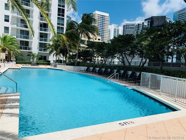 Building Photo - 1050 Brickell Ave Unit 2841