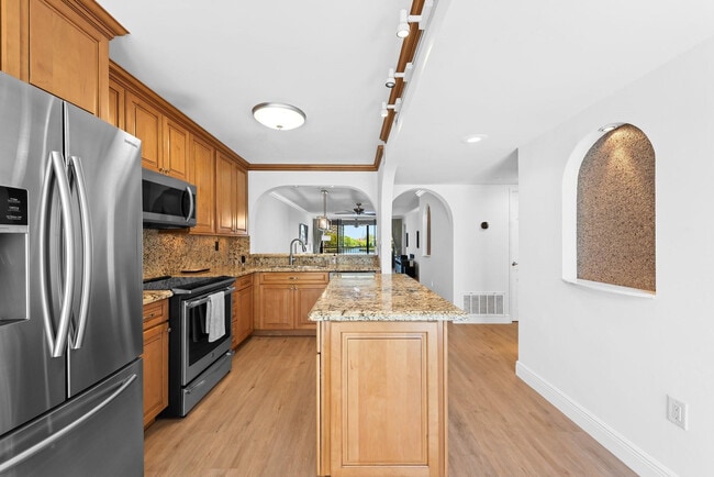 Photo - 1100 SE 5th Ct Unidad 33