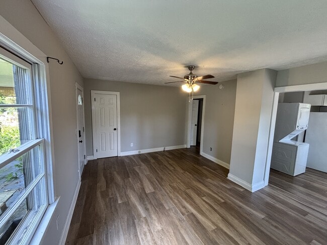 Photo - 104 Lincoln Dr House