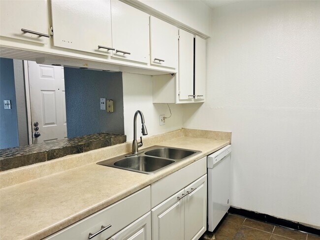 2800 Jeanetta St Unit 1702
