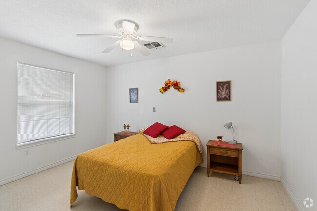 1BR, 1BA - 724SF - Bedroom