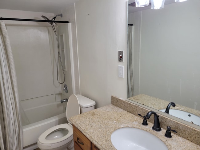 Photo - 4186 Abbey Ct Unit B