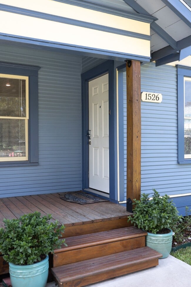 Photo - 1526 Lawson St