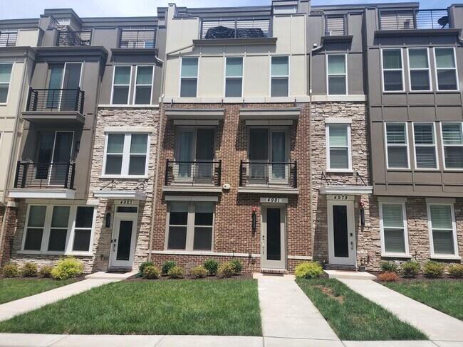 Photo - 4981 Lakeside Xing