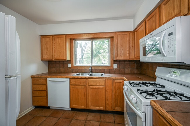 Photo - 880 Johnstown Ln Unidad B
