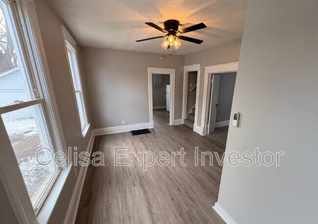 Photo - 425 Greenlawn Ave