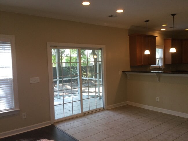 8669 Hickory Creek Ln