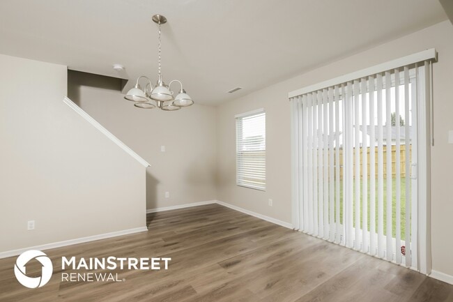 Photo - 729 Runningbrook Ln