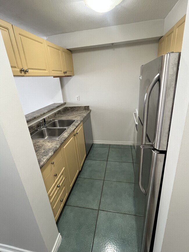 Photo - 1278 Granville St