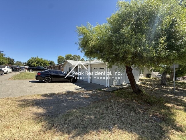 Photo - Great Location 3bd/2ba Duplex in Citrus Heights!