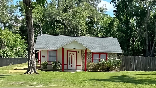 Photo - 721 NW 22nd St