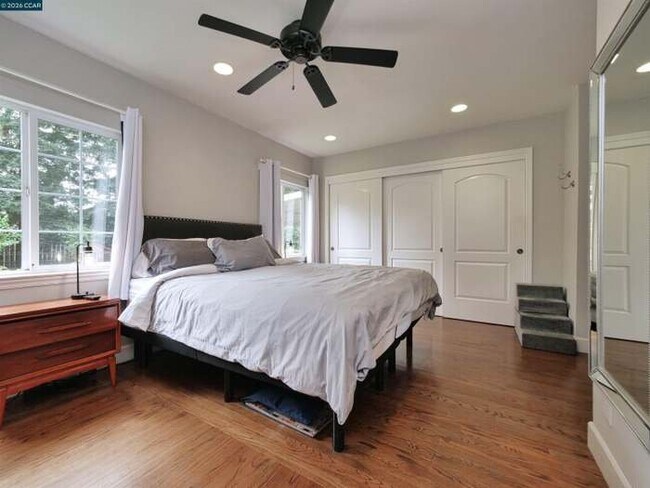Photo - 1260 Apple Dr