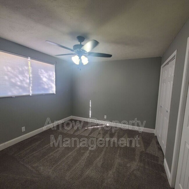 Photo - 3840 S 46th St