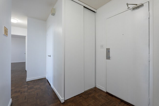 Photo - 60 Pavane Linkway