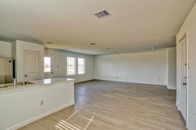 Photo - 732 Magnolia Creek Dr