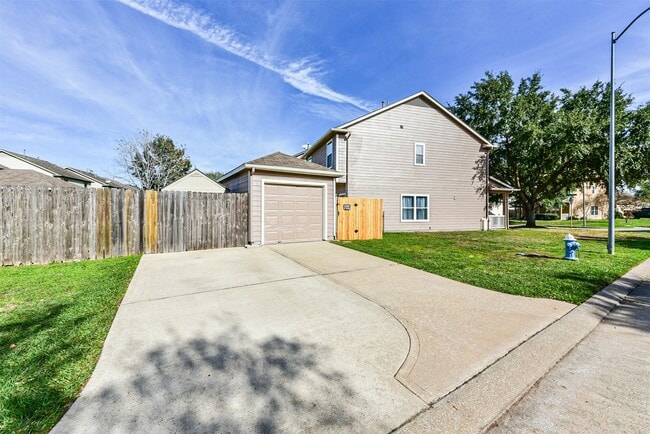 Photo - 6203 Gillian Park Dr